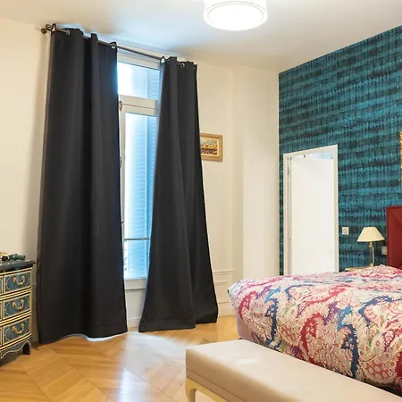 Spacieux De Luxe Apartment